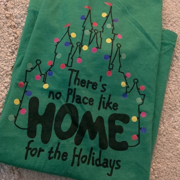 Disney Christmas T-shirt - Picture 1 of 3